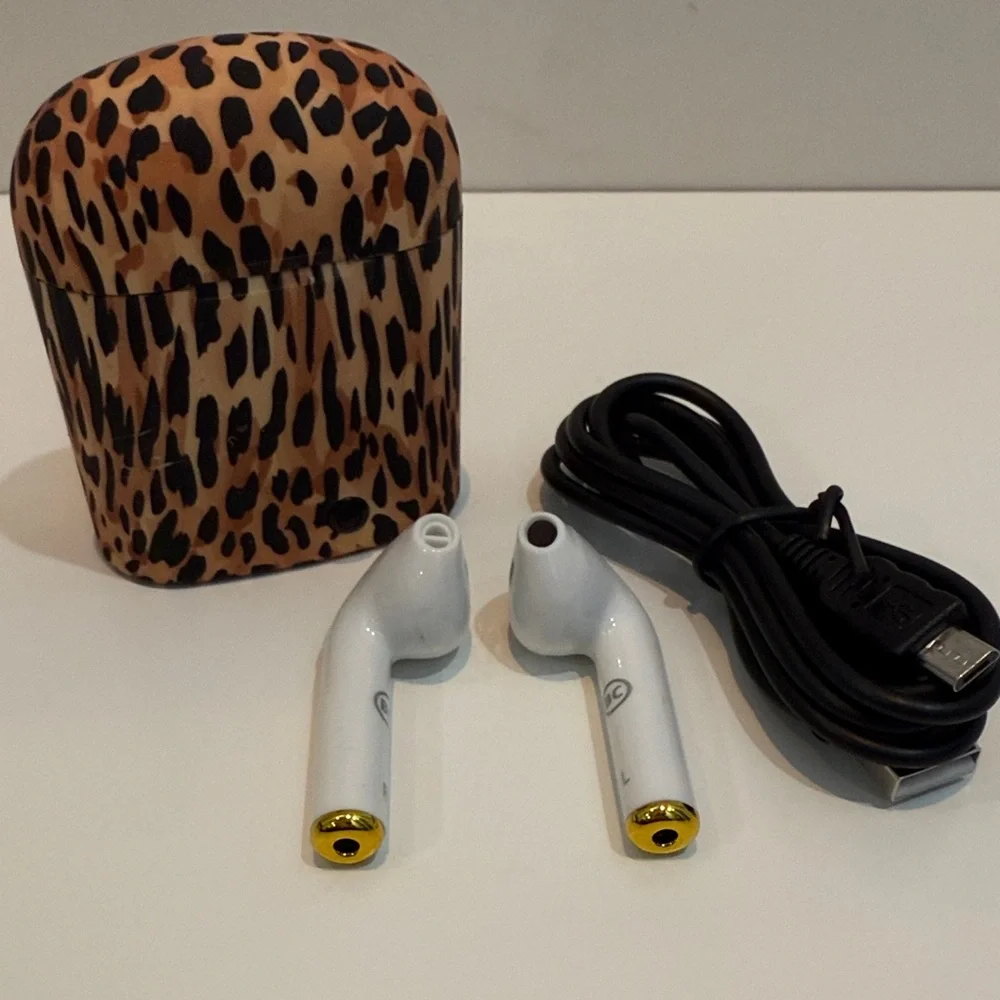 Leopard Print Wireless Earbuds with Case